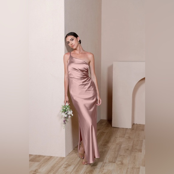 open lace back dress Amazon.com: Memoriesea Women's Sexy One Shoulder Satin High Split Cocktail  Wedding Party Maxi Dress Army Green : Clothing, Shoes & Jewelry